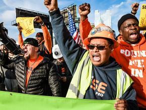 Construction workers in New York City rally to defend their union